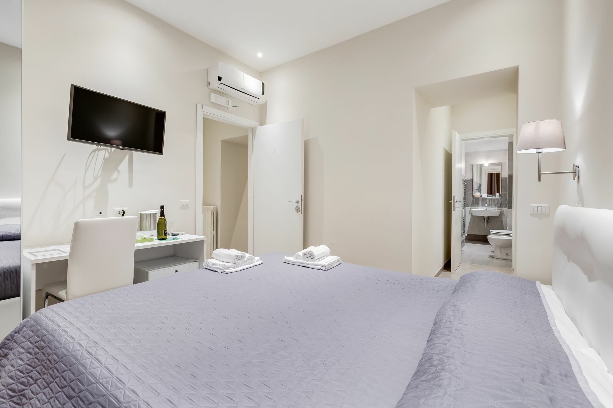 Vaticano 38 Suites Roma Esterno foto